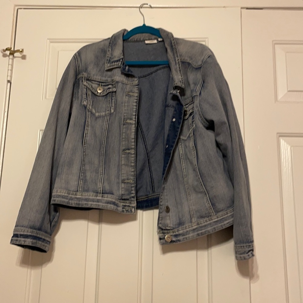 Plus sized, blue jean jacket 22/24W